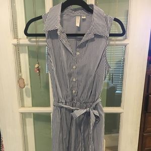 Shirt dress with tie belt